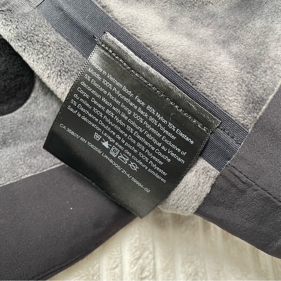 Lululemon Womens Soft Shell Waterproof Performance Jacket - Picture 6 of 12